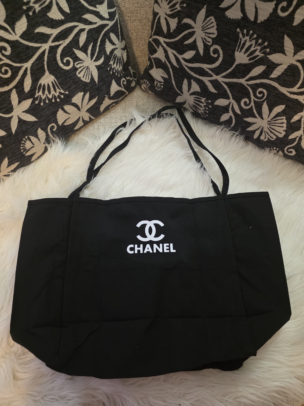 Black Canvas Totebag With White Print - Picture 6 of 7